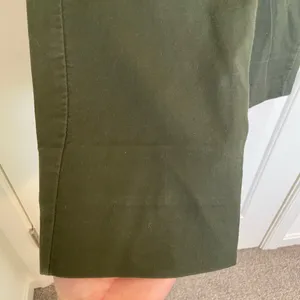 LOFT women’s dark green straight cut jeans pants‎ size 0 hemmed length thumbnail 4