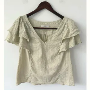 Loft Women's Sz Large 100% Cotton V-Neck Ruffle Sleeve Eyelet Trimmed‎ Blouse thumbnail 2