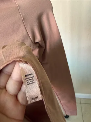 Skims ESSENTIAL MOCK NECK LONG SLEEVE BODYSUIT in sienna NWOT size Xxs-XS thumbnail 4