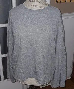 NWT EVIDNT Los Angeles Womens Gray Long Sleeve Split Sleeve Top‎ Medium thumbnail 1