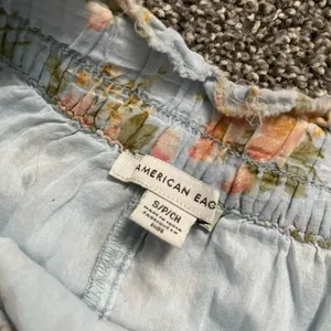 American Eagle blue, peach and green floral mini skirt S thumbnail 2