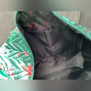 Lightweight spacious travel bag💚❤️🤍 Green thumbnail 5