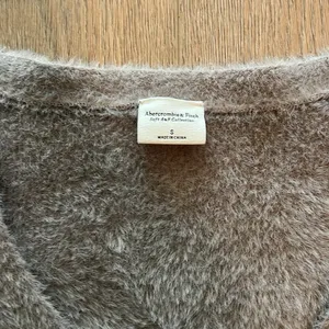 Abercrombie fuzzy button down sweater thumbnail 4