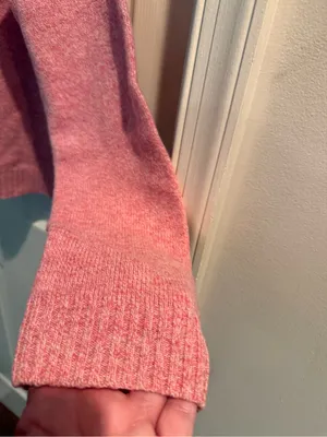 Abercrombie & Fitch Pink Cropped Turtleneck Sweater in Heathered Pink thumbnail 6