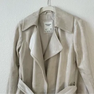 Abercrombie & Fitch Vegan Suede Trench Coat Cream Size XS Luxury Neutral thumbnail 5