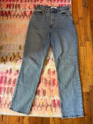 Abercrombie & Fitch Curve Love 90’s Straight High Rise thumbnail 1