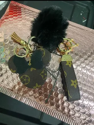 Cute mini Keychain Set with pom-pom Includes pom-pom and tassel. New thumbnail 1