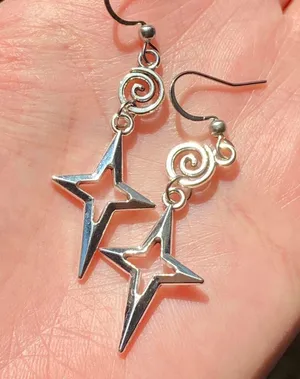 Handmade sparkle star & swirl grunge y2k street style dangle earrings💫🌀 thumbnail 3