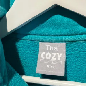 Aritzia TNA Cozy Fleece Mega Fit Green Quarter Zip Pullover Size 1 or XS thumbnail 3
