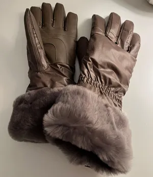 UGG Womens Gloves thumbnail 1