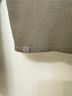 Lululemon Waffle Cotton-Blend Henley Long-Sleeve Shirt Nomad Size 2 NWOT thumbnail 6