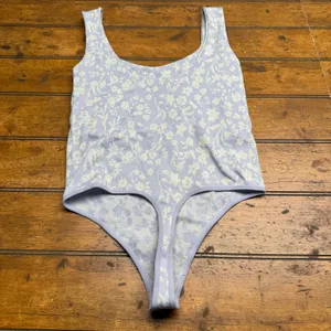 Free‎ People Intimately Floral Print Thong Bodysuit Lavender Cream M thumbnail 6