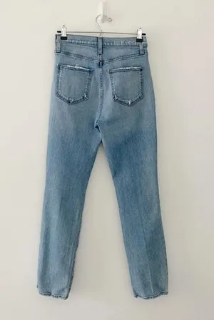 Favorite Daughter The Valentina Super High Rise Cigarette Ankle Jeans in Malibu thumbnail 8