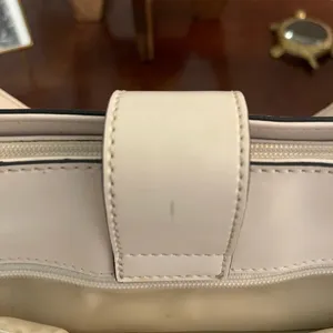 Vintage Y2K Guess White Shoulder Bag with Silver Details Satchel PU thumbnail 8