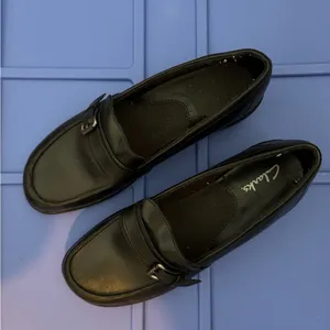 Clarks Black Leather Loafers Size 7 thumbnail 11