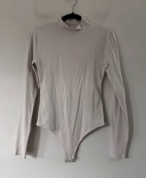 Aritzia Babaton Contour Mockneck Bodysuit M Cream thumbnail 1