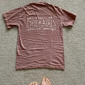 Comfort Colors Chi Kappa Phi Chickadees T-Shirt Bow Size Small Yam Brown EUC thumbnail 6