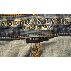 American Eagle Distressed Super Stretch Skinny Jeans Women’s Size 2 Raw Hem thumbnail 3