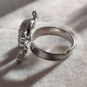 New Vintage silver Skull crossbones with Rhinestones ring 💍 Halloween 👻 Fits 5-7 thumbnail 2