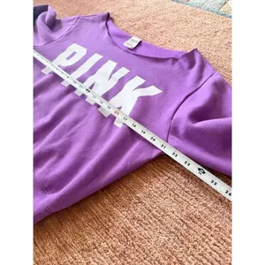 PINK Victoria’s Secret Purple Logo Cropped Sweatshirt XS thumbnail 4