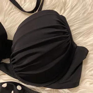 Victoria Secret Top and Bottoms Swim bottoms is size L and top is push up 34DD thumbnail 4