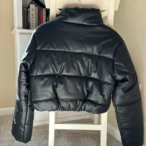 Cropped Puffer Coat thumbnail 4