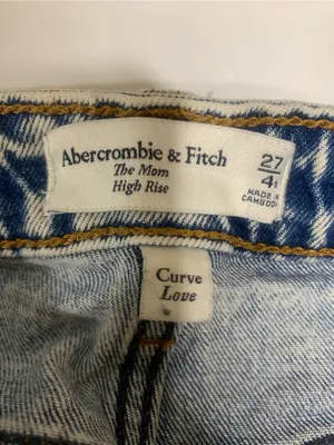 Abercrombie & Fitch The Mom High Rise Jeans - Size 4 thumbnail 3