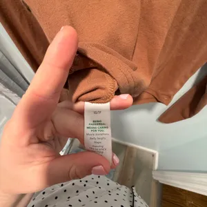 Aerie Long Sleeve Scoop Neck Crop Top Size XS Terracotta Brown Curved Hem thumbnail 3