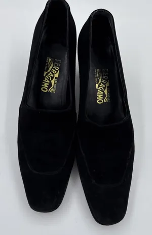 Salvatore Ferragamo Women's Vintage Black Suede Pumps Heels Sz 9.5 70's 80's thumbnail 1