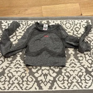 Gymshark FLEX SPORTS LONG SLEEVE CROP TOP‎ XS thumbnail 2