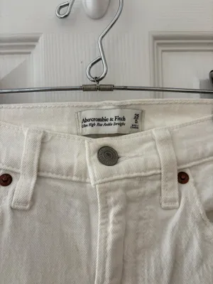 Abercrombie Ultra High-Rise Straight Jeans Ankle thumbnail 2