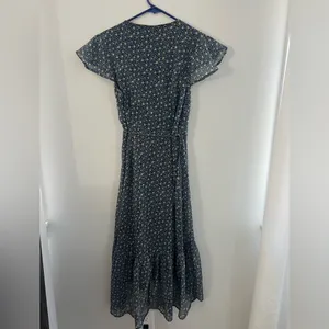 Abercrombie & Fitch Navy Floral wrap Dress with ties. Size XS. thumbnail 6