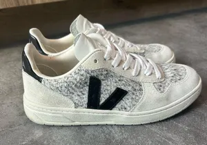 Veja V-10 Flannel Sneakers Snow/Black Size EU 37 US 6 thumbnail 3