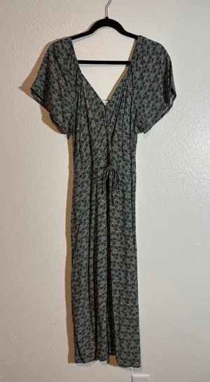 Luxology Size M Flutter Sleeve Elasticized V-Neck Green Ditsy Floral Maxi Dress thumbnail 1