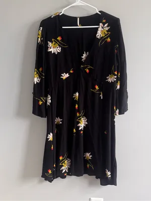 Free People Floral Wrap Dress Medium Black Bell Sleeve‎ Boho thumbnail 2