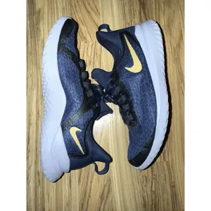 Nike Renew Revival Navy Blue Running Shoes AA7411 003 Women's Size‎ 9 Sneakers thumbnail 3