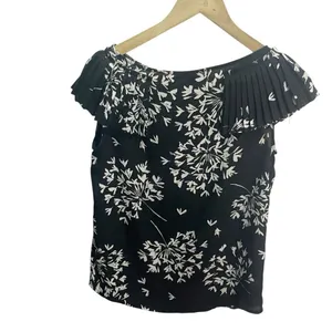 Banana Republic‎ Black Floral Ruffle Sleeve Blouse XS Career Flowy thumbnail 2