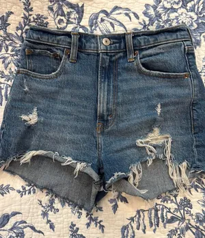 Abercrombie Mom Shorts High-Rise thumbnail 1