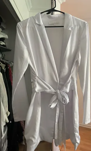 White blazer satin dress Size M thumbnail 1