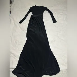 Pretty Little Thing Black dress thumbnail 4