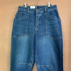Frye Barrel Jean Medium Wash High Rise Button Fly Denim Size 8 NEW thumbnail 2