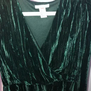 Crushed velvet green holiday dress criss cross detail H&M women’s size 10. thumbnail 7