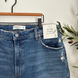 Abercrombie & Fitch Curve Love The 90’s Straight Ultra High Rise 33|16R thumbnail 4