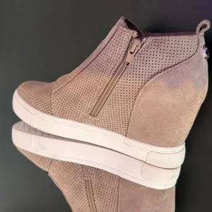 Steve Madden Wedge Sneakers Womens 7 Taupe Perforated Leather Zip High Top thumbnail 5