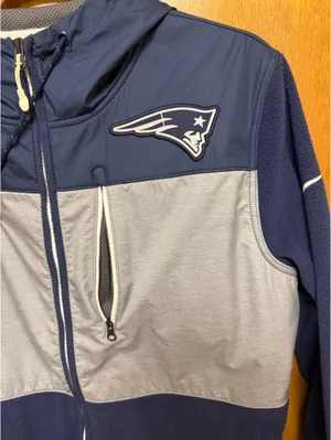 Men’s Nike Patriots Zip-Up Hoodie thumbnail 3