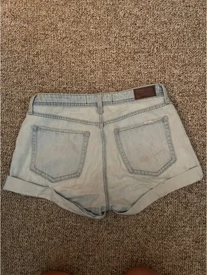 Hollister Mom Shorts thumbnail 2