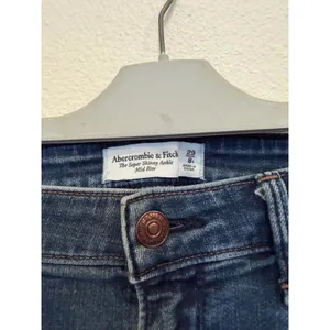 Abercrombie & Fitch Super Skinny Ankle Mid Rise Jeans Dark Wash Raw Hem 29 8R thumbnail 2
