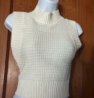 Et Clet Elegant Cream Sleeveless Knit Top thumbnail 1