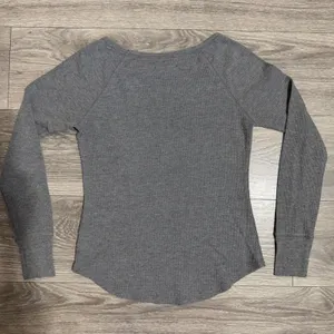 American Eagle Women Top XS Grey Loved Waffle Knit Thermal Scoop Neck Raglan Y2K thumbnail 10