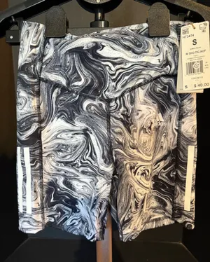Women’s Adidas workout Tights size Small  thumbnail 1